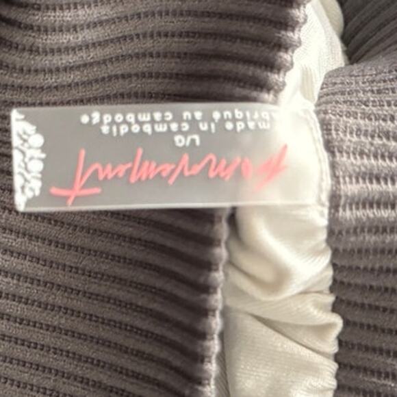 FP MOVEMENT NWOT Carpe Diem Geo Printed High Rise Lightweight Running Shorts L - Picture 4 of 6